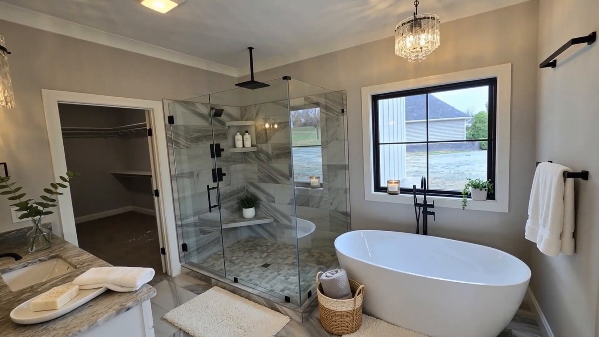 Spa-Style Primary Baths